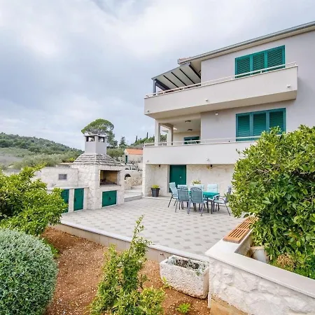 With Parking Space Slatine, Ciovo - 24692 Apartamento *